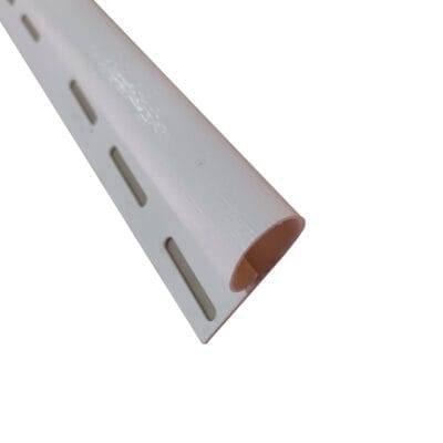 Termino siding pvc blanco. Revestimiento exterior. Producto