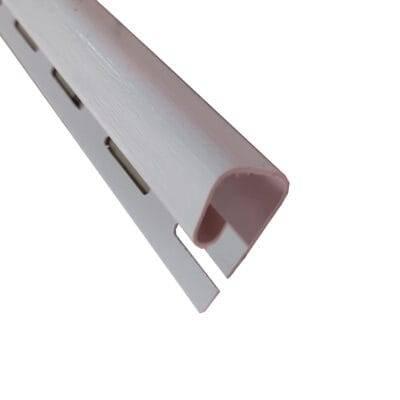 Perfil J siding PVC color blanco. Revestimiento exterior. Producto