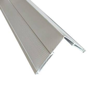 Esquinero exterior para siding metálico. Esquinero exterior siding metal.
